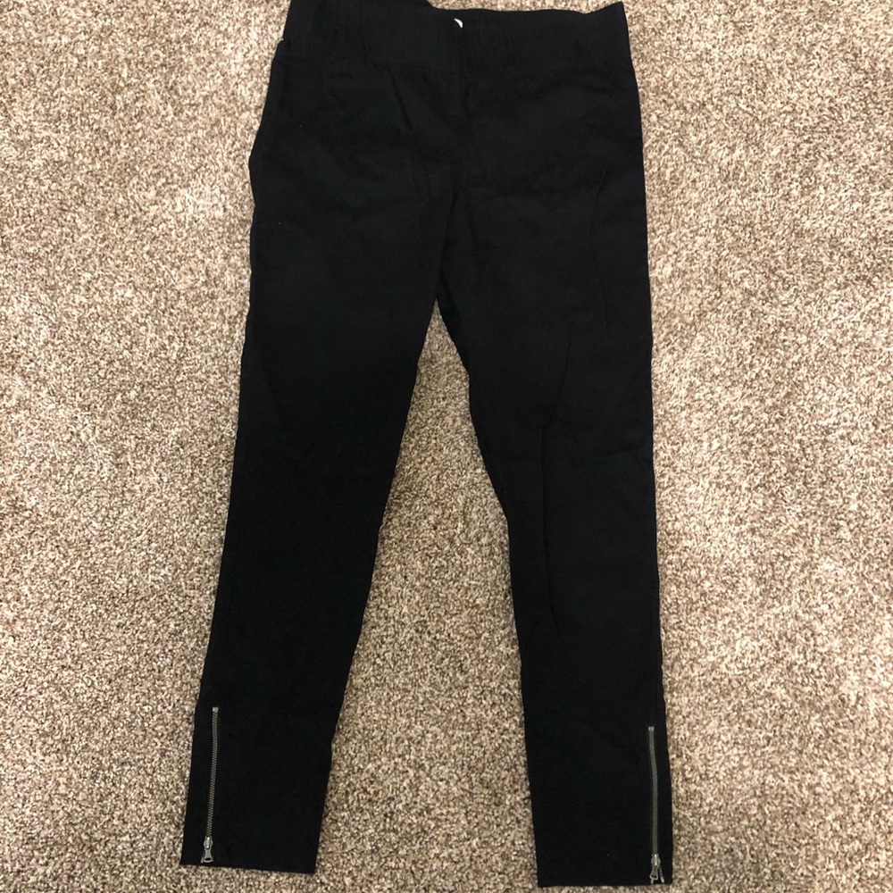 Black suede legging w/zipper detail